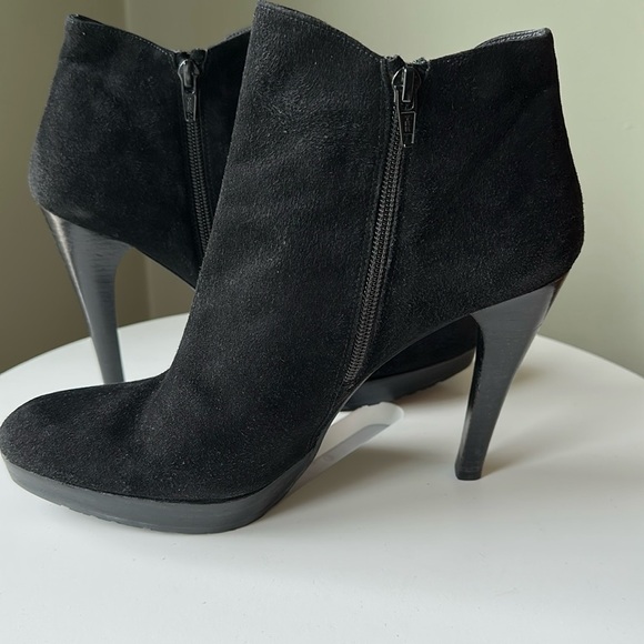 Stuart Weitzman Black Heeled Boots - Picture 14 of 16